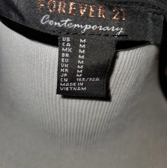 #52 Size Medium Forever 21 Floral Robe - Picture 5 of 5